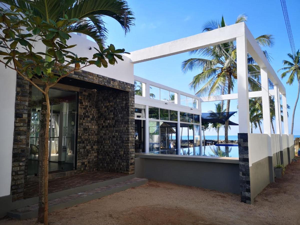 Saara Beach Hotel Marawila Luaran gambar