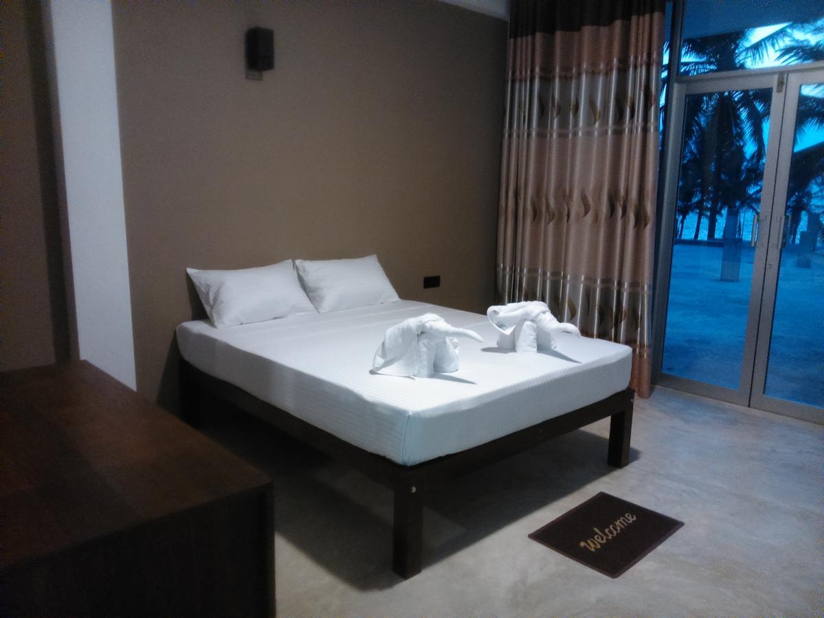 Saara Beach Hotel Marawila Luaran gambar