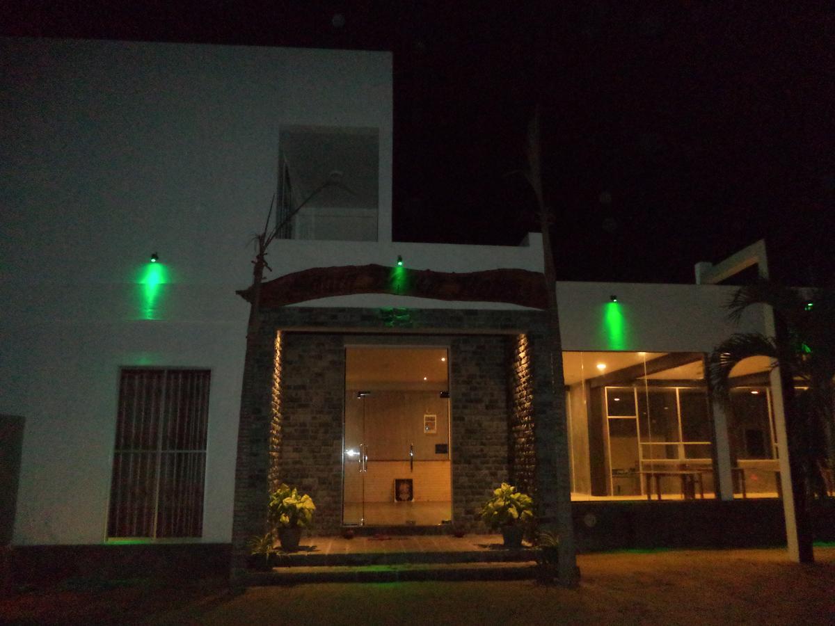 Saara Beach Hotel Marawila Luaran gambar