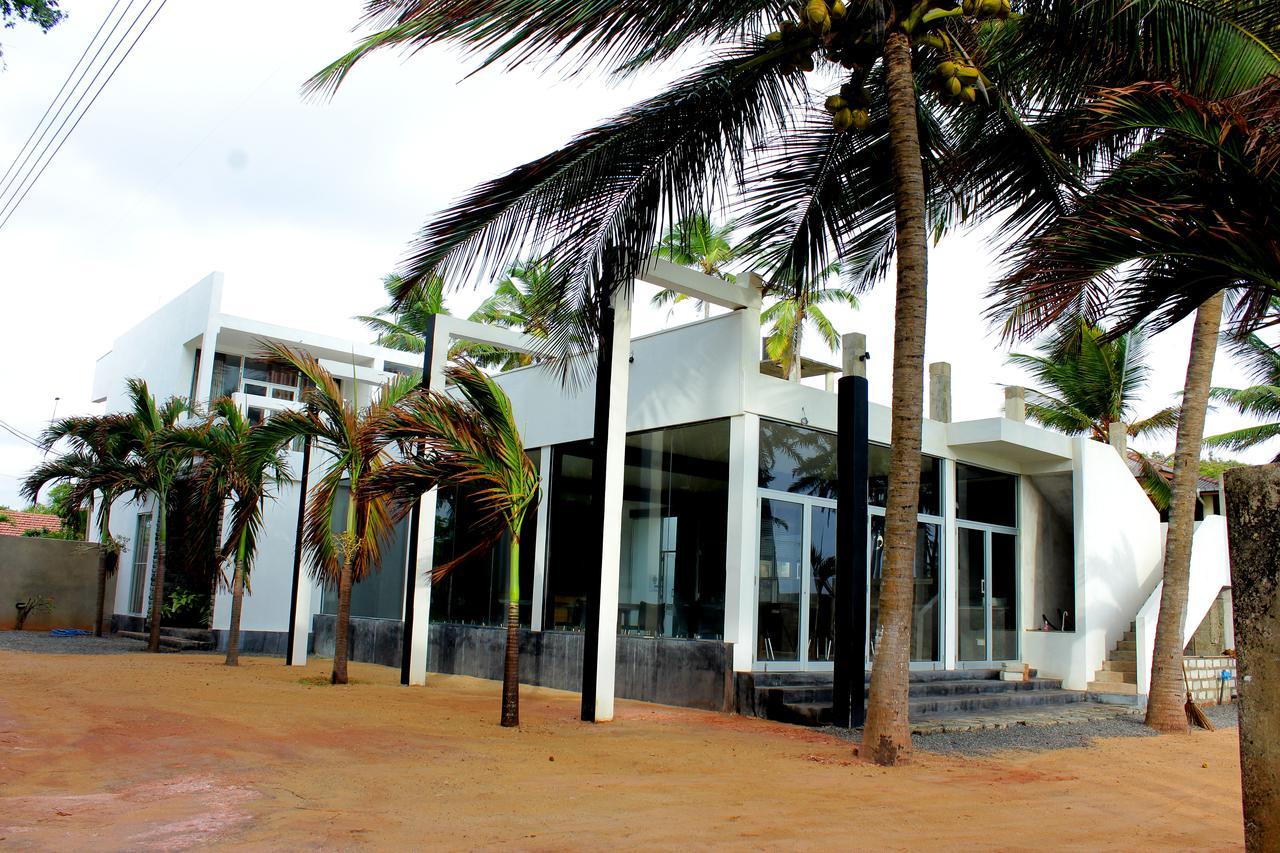 Saara Beach Hotel Marawila Luaran gambar