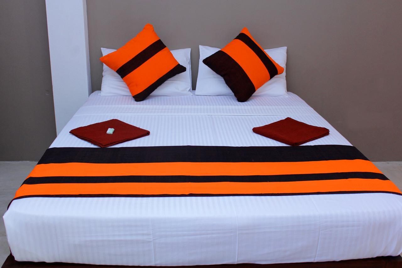 Saara Beach Hotel Marawila Luaran gambar
