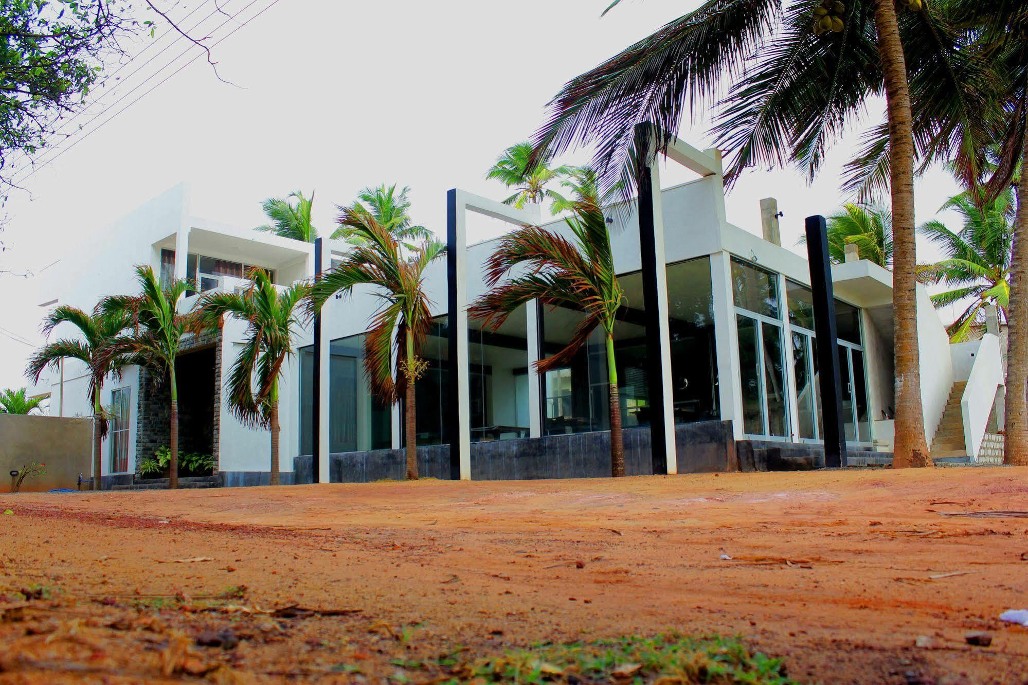Saara Beach Hotel Marawila Luaran gambar