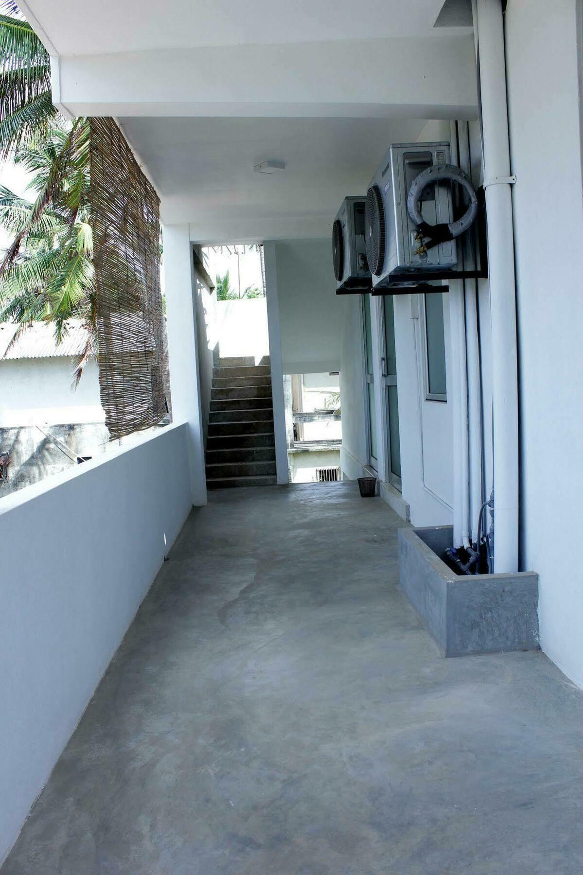 Saara Beach Hotel Marawila Luaran gambar